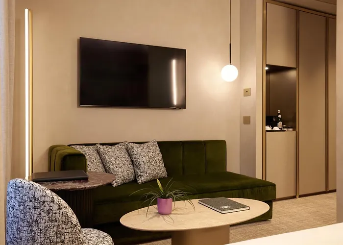 Borghese Contemporary